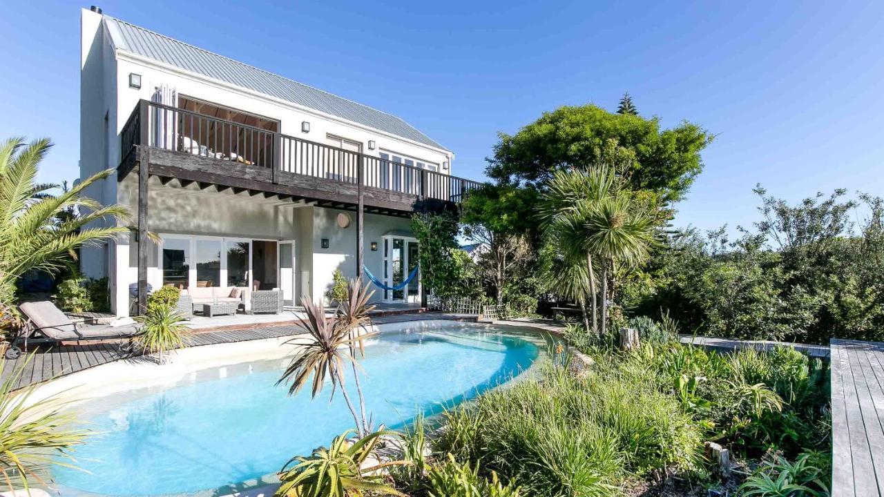 Noordhoek - Solar Back Up Power Guest house *